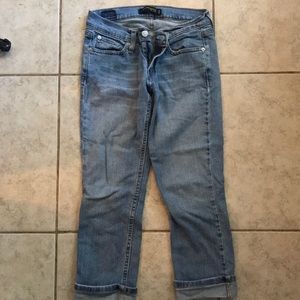 Super low Levi’s Capri denim